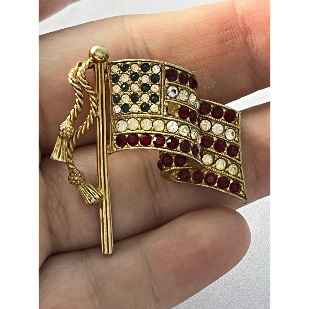 VTG Napier Gold Tone Rhinestone Flag Brooch Red White Blue Patriotic 4th of July